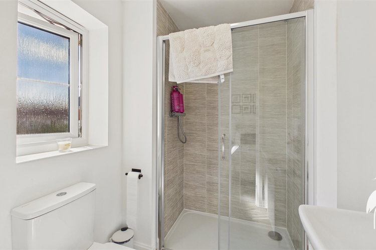 En Suite Shower Room - Picture 13 of 24