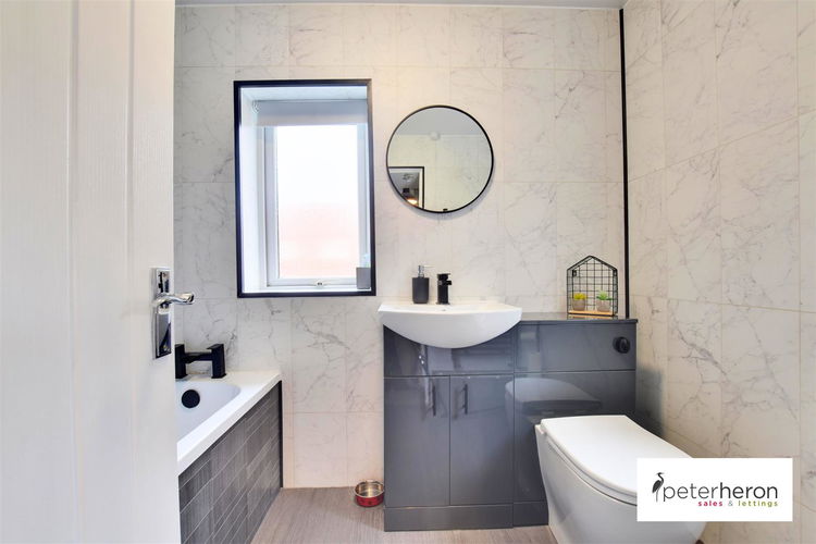 Bathroom - Picture 18 of 22