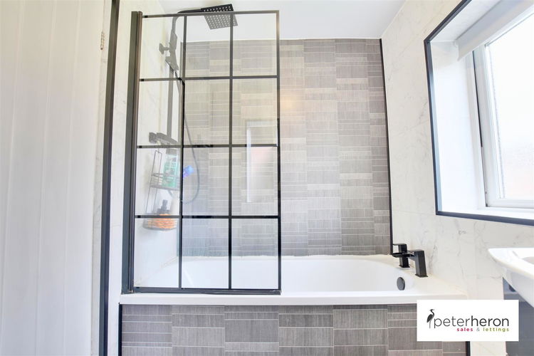 Bathroom - Picture 19 of 22