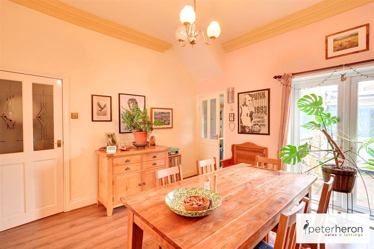 Dining Room - Picture 6 of 26
