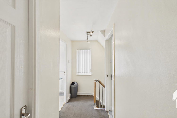 First Floor Landing - Picture 22 of 33