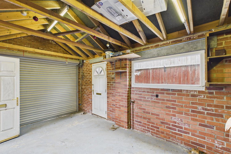 Garage - Picture 32 of 33