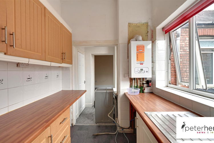 Kitchen - Picture 5 of 10