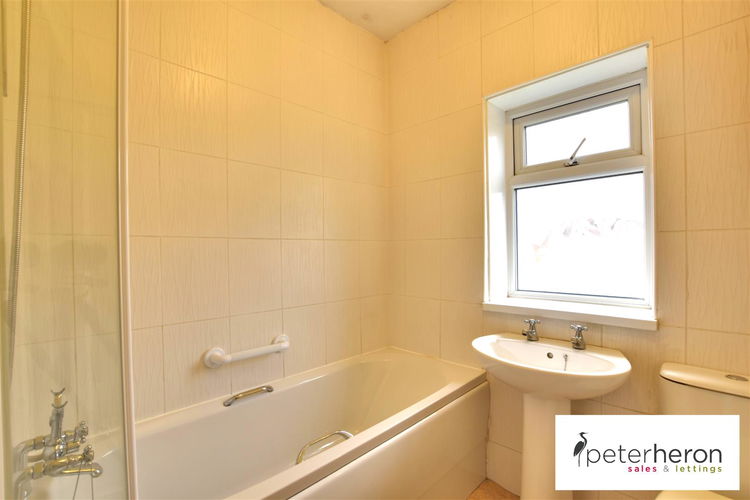 Bathroom - Picture 18 of 20