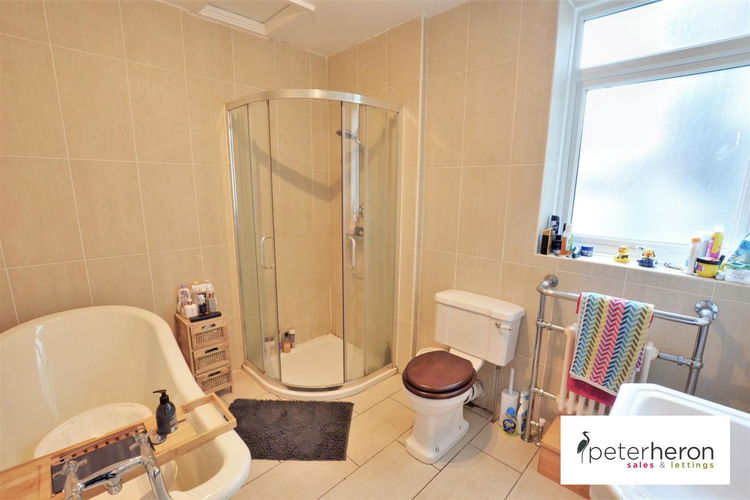 Bathroom - Picture 8 of 10