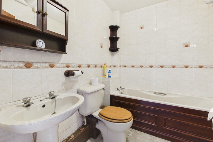 Bathroom - Picture 14 of 18