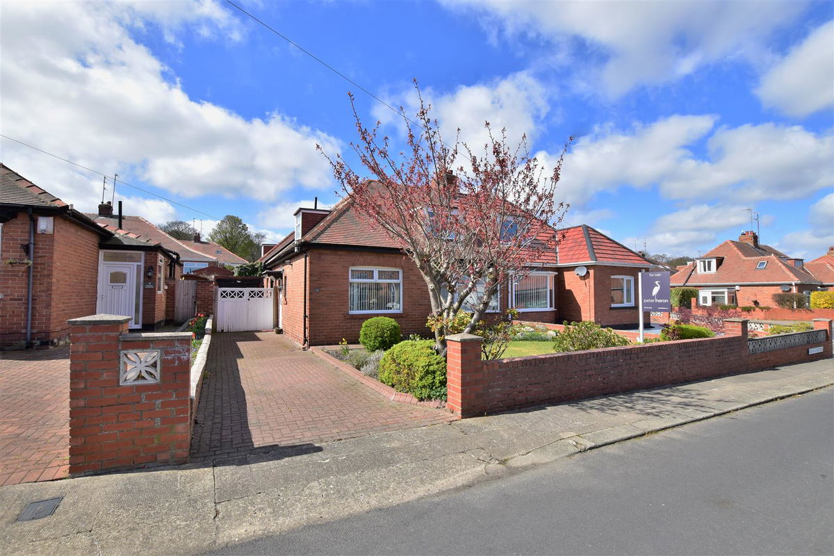 Belsay Gardens, Sunderland, Tyne & Wear, SR4 7SZ £199,950 from Peter