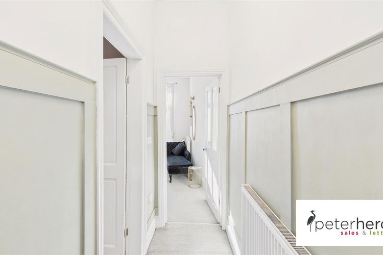 Hallway - Picture 17 of 19
