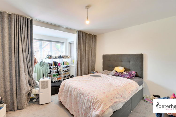 Bedroom 1 - Picture 9 of 20