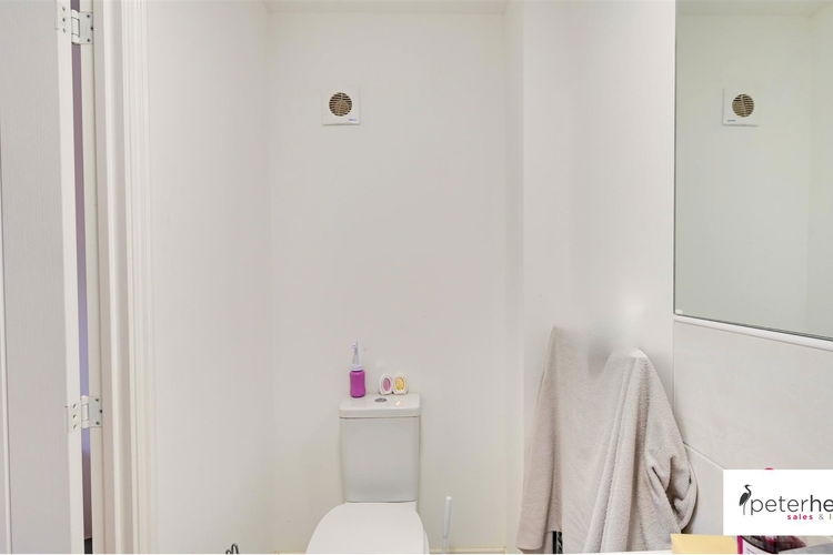 En-Suite Shower Room - Picture 11 of 20