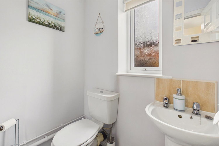 Separate WC - Picture 12 of 21