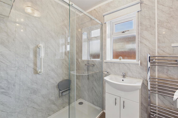 Bathroom - Picture 12 of 18