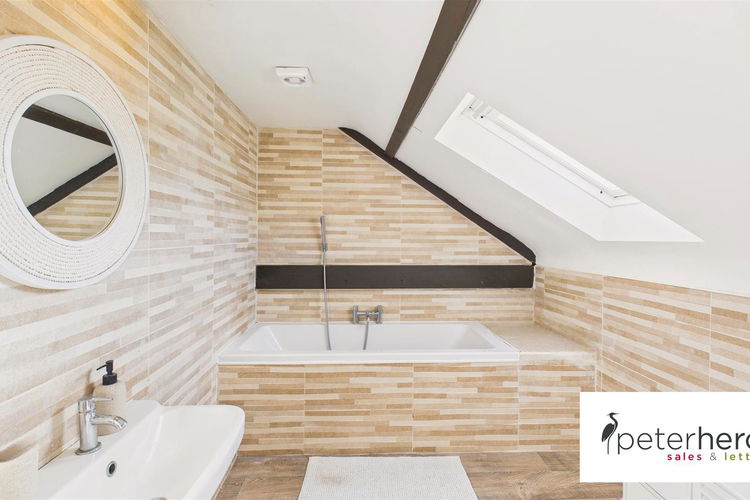 En-Suite Bathroom - Picture 31 of 38