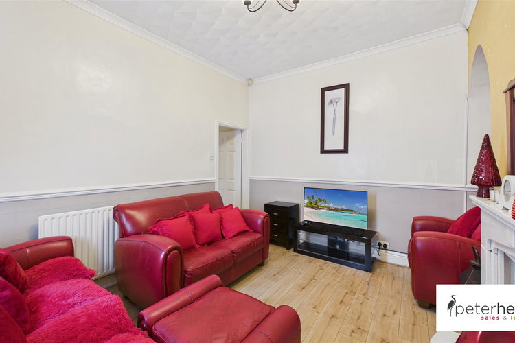 Lounge - Picture 3 of 14