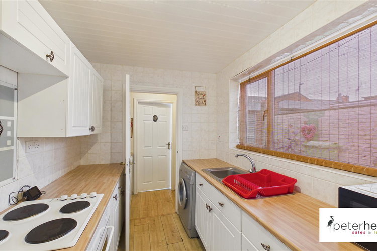 Kitchen - Picture 4 of 14