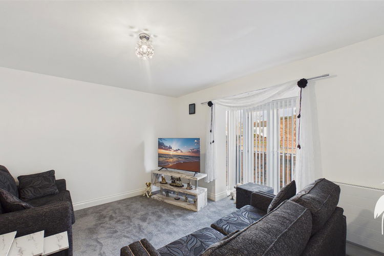 Open Plan Living Room/Kitchen - Picture 2 of 14