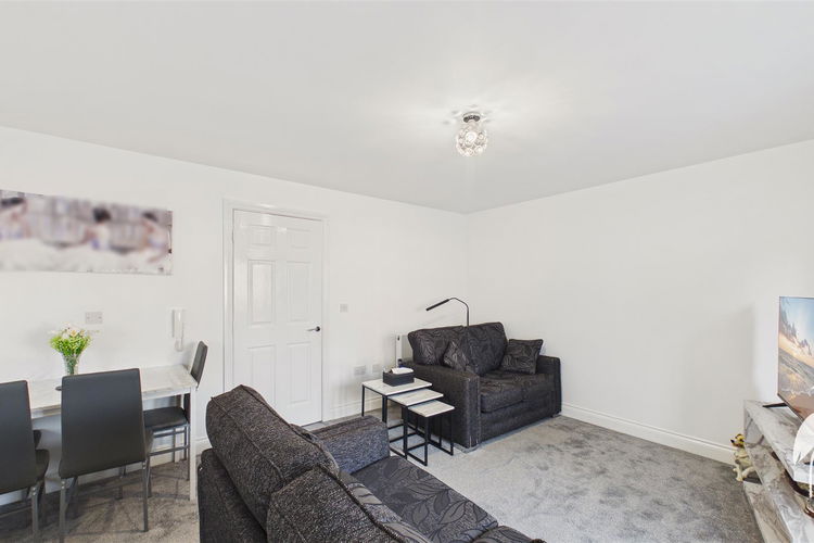 Open Plan Living Room/Kitchen - Picture 3 of 14