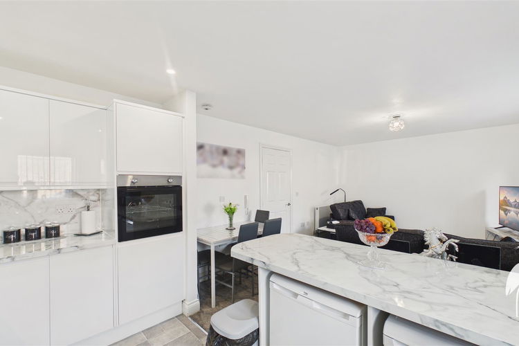 Kitchen - Picture 6 of 14