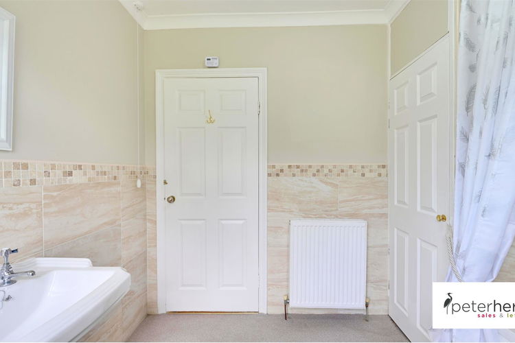 Bathroom - Picture 17 of 32