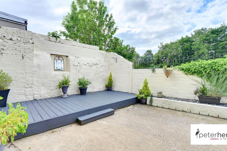 Outside - Picture 18 of 32