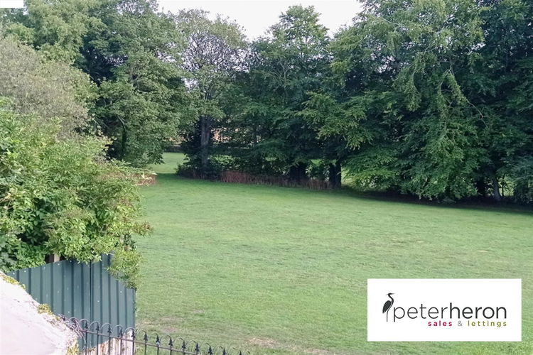 Outside - Picture 26 of 32