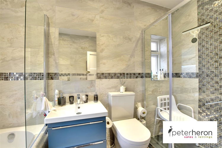 Bathroom - Picture 20 of 26