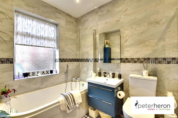 Bathroom - Picture 19 of 26