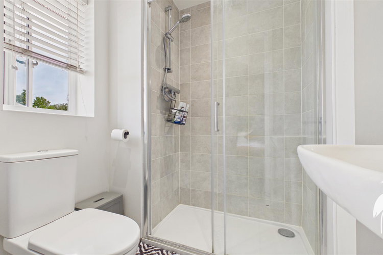 En suite Showerroom - Picture 19 of 29