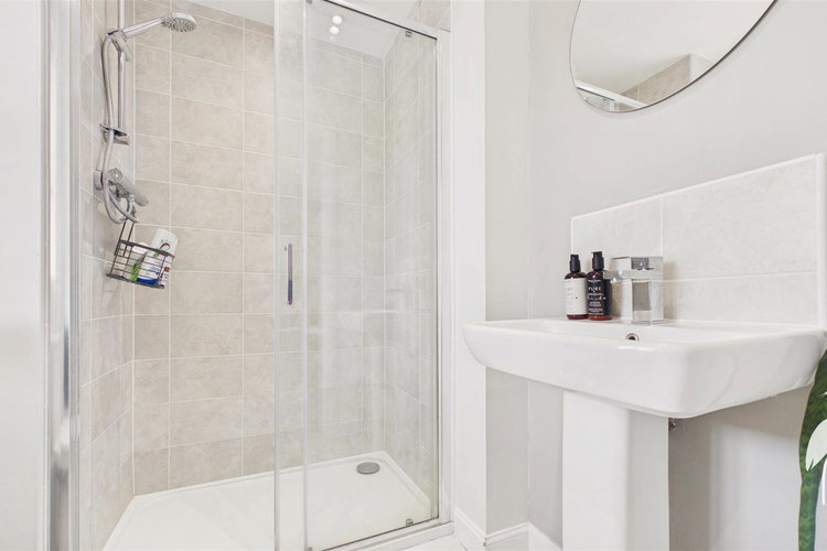En suite Showerroom - Picture 20 of 29
