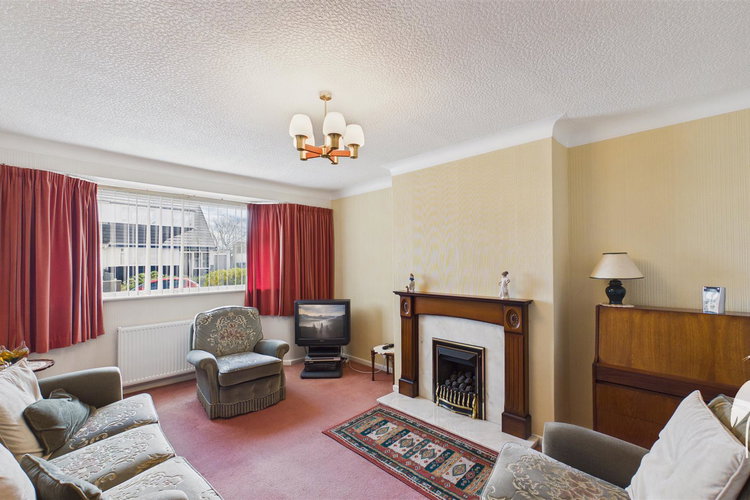 Lounge - Picture 2 of 23