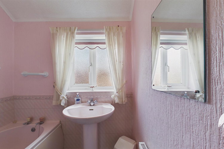 Bathroom - Picture 17 of 23