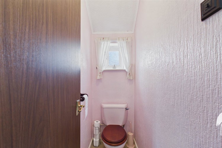 Separate WC - Picture 19 of 23