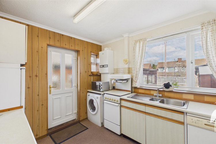 Kitchen - Picture 4 of 23