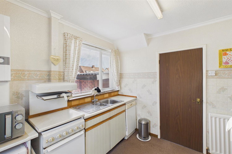 Kitchen - Picture 5 of 23