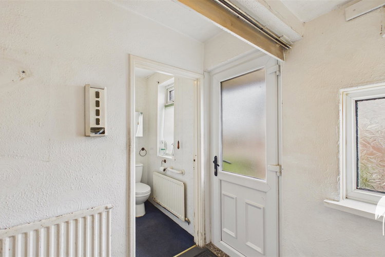 Rear Hall - Picture 10 of 26