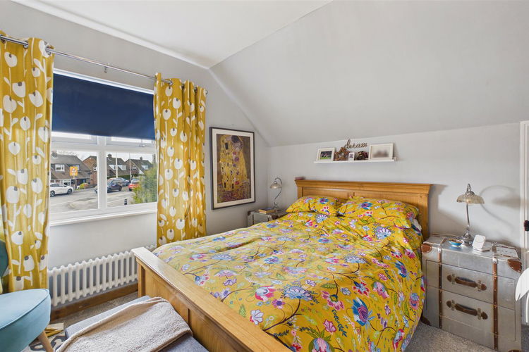 Bedroom 1 - Picture 11 of 17