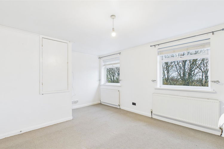 Bedroom 1 - Picture 7 of 12