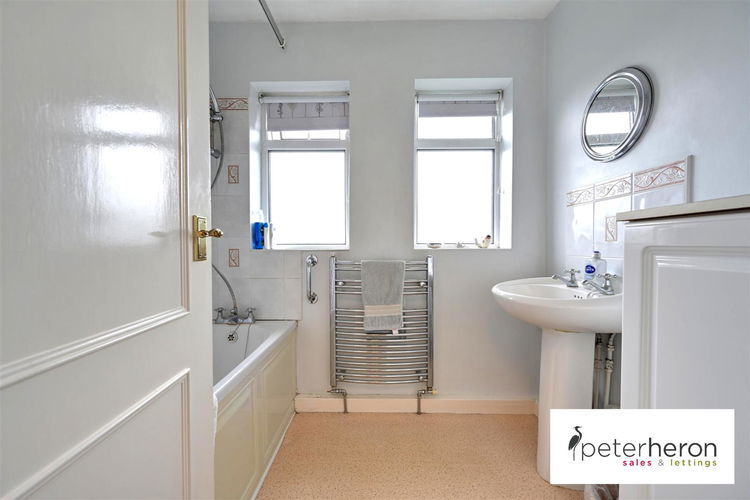 Bathroom - Picture 18 of 21