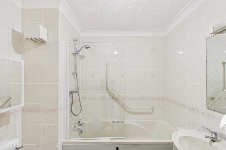 Bathroom - Picture 12 of 16