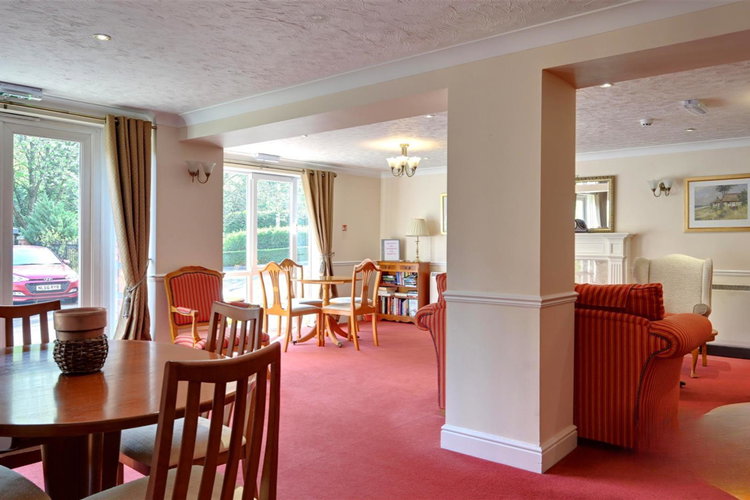 Communal Lounge - Picture 15 of 16