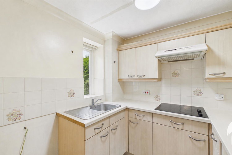 Kitchen - Picture 4 of 16