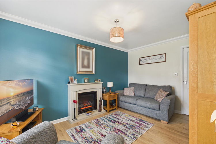 Lounge/Diner - Picture 3 of 15