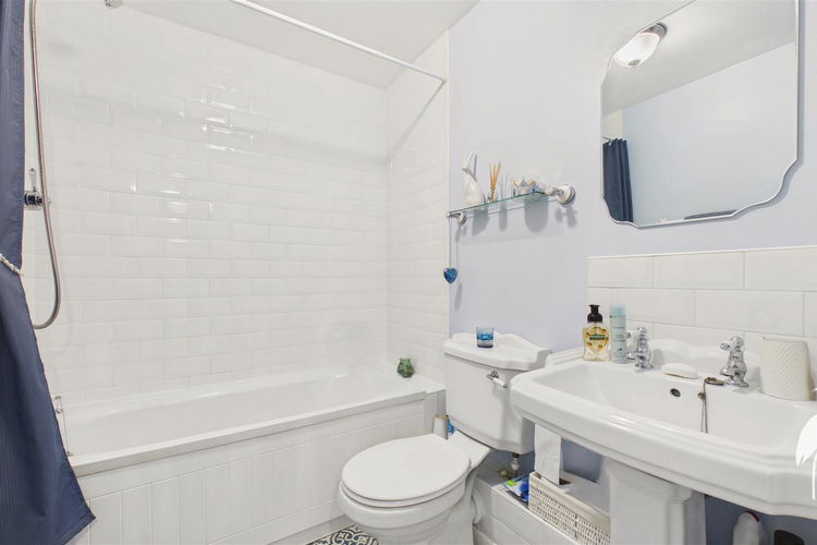 Bathroom - Picture 14 of 15