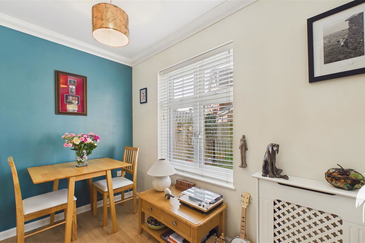 Lounge/Diner - Picture 4 of 15