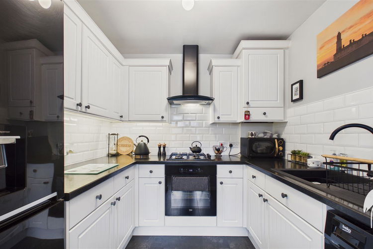 Kitchen - Picture 6 of 15