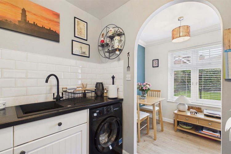 Kitchen - Picture 9 of 15