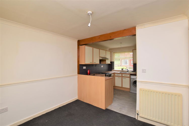 Dining Area - Picture 4 of 9