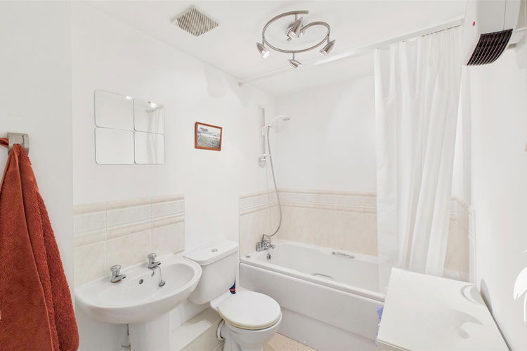 Bathroom - Picture 17 of 22