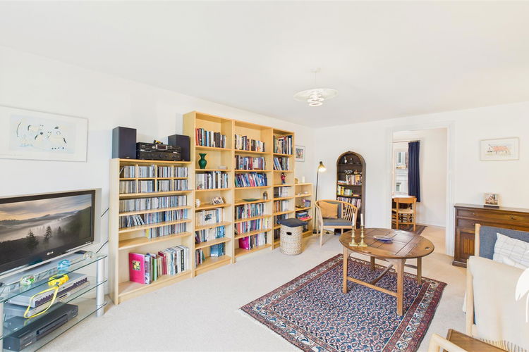 Lounge - Picture 4 of 22