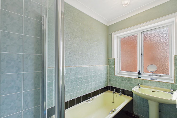 Bathroom - Picture 26 of 35